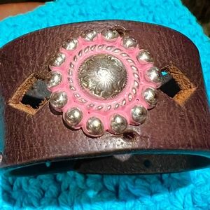Ladies western leather cuff